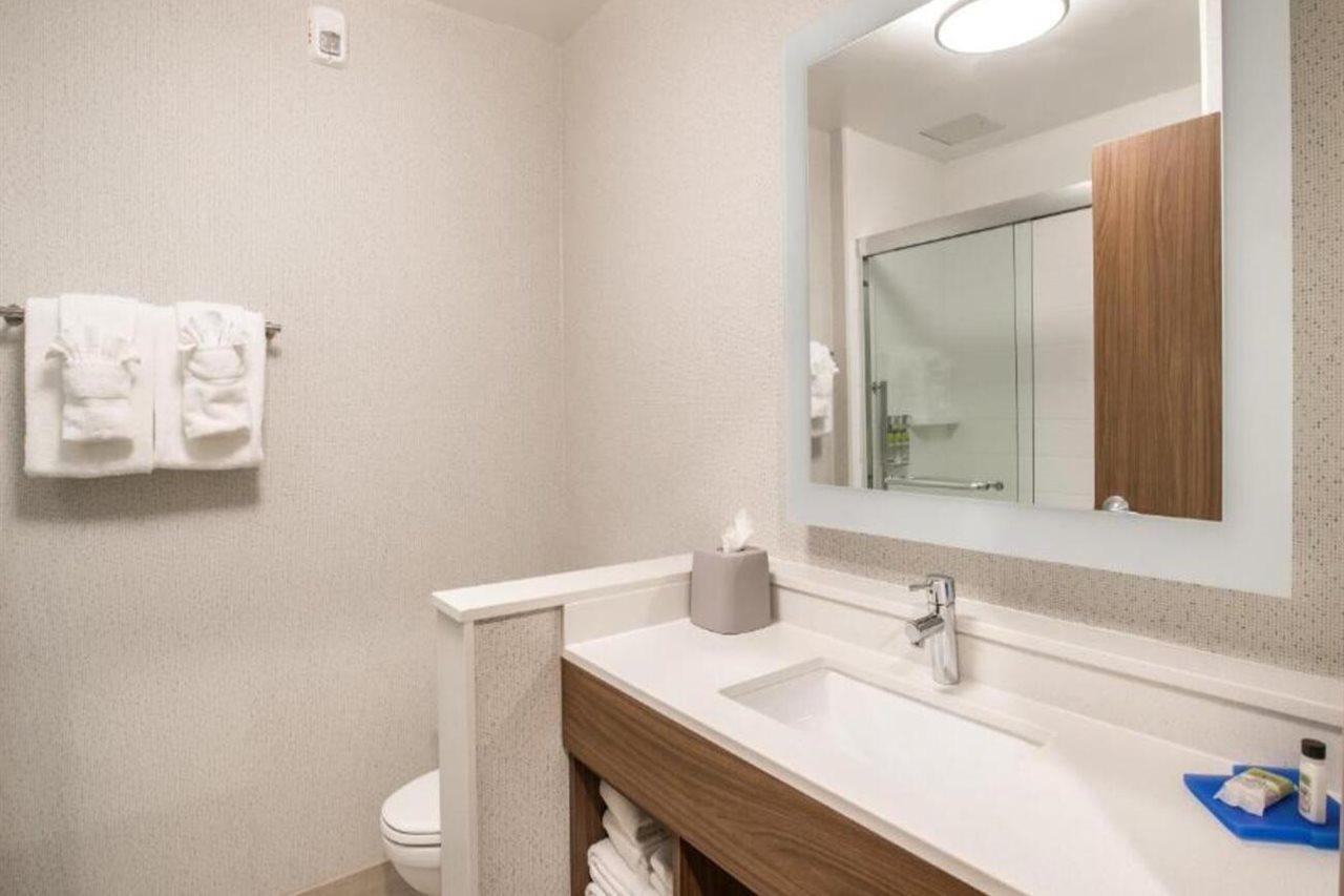 Holiday Inn Express & Suites Racine By Ihg Exteriör bild